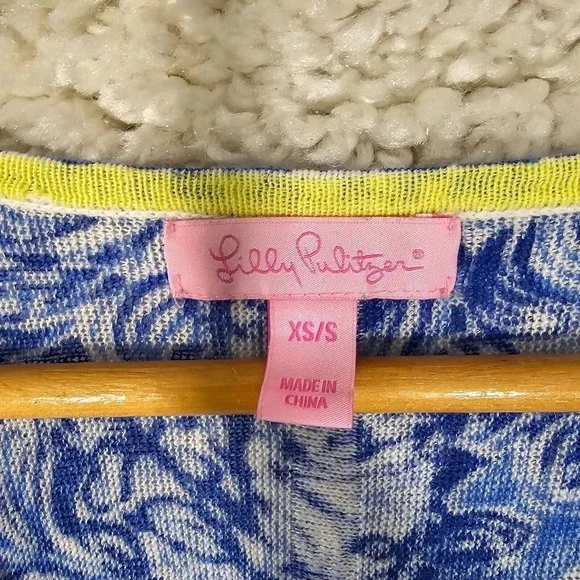 Lilly Pulitzer Linen Shirt Womens XS/S Blue White Paisley V-Neck Coastal - Picture 5 of 13